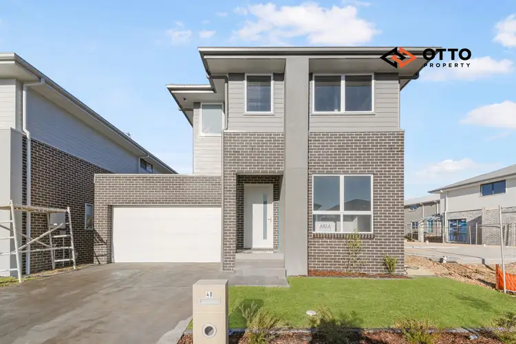 48 Feathertail Avenue