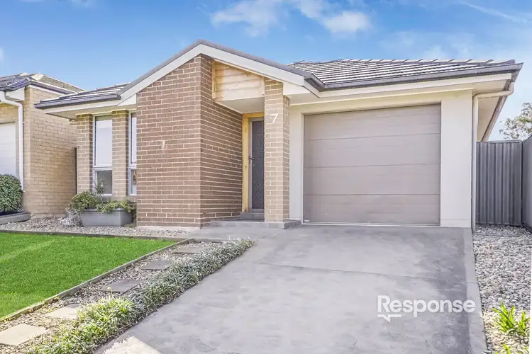7 Portsmouth Circuit, Jordan Springs NSW 2747