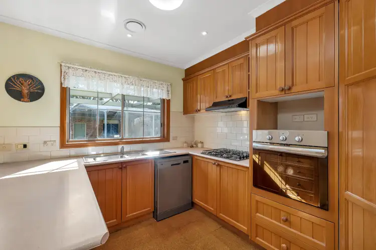 Fifth view of Homely house listing, 24 Ellen Close, Warragul VIC 3820