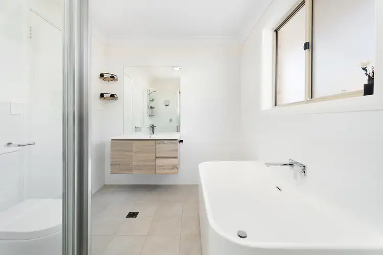 Sixth view of Homely house listing, 2/72 York Street, Tahmoor NSW 2573