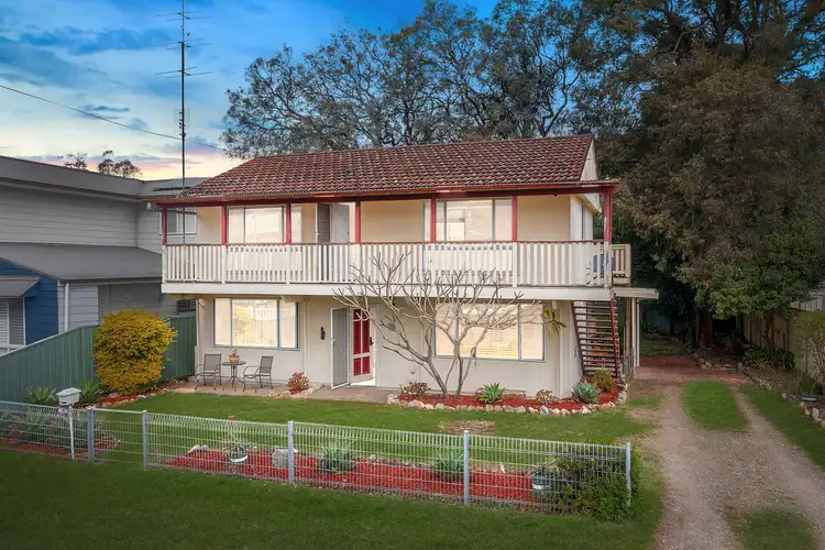 6 Famata Avenue