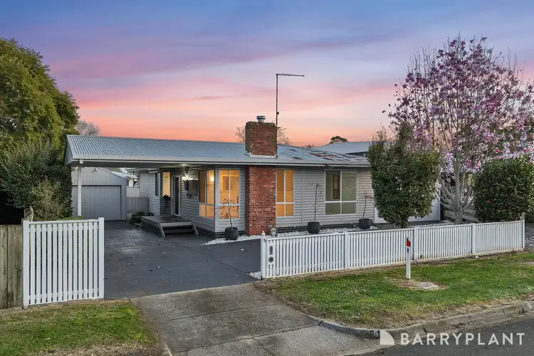 5 Ronalds Court, Drouin VIC 3818