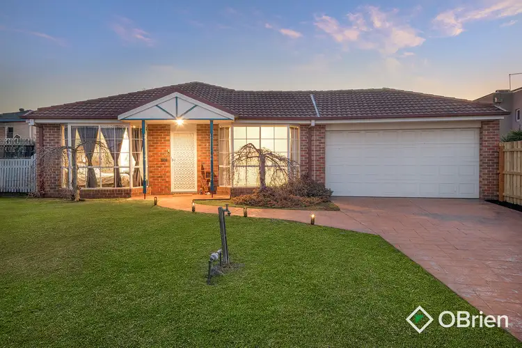 8 Whiting Court, Skye VIC 3977