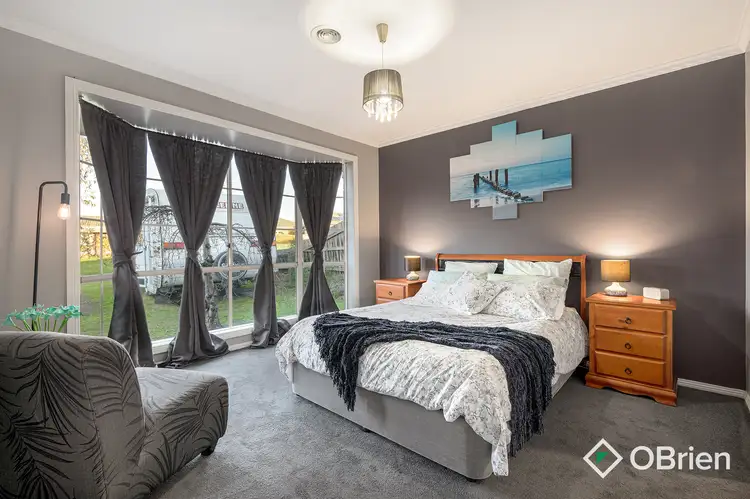 Fifth view of Homely house listing, 8 Whiting Court, Skye VIC 3977