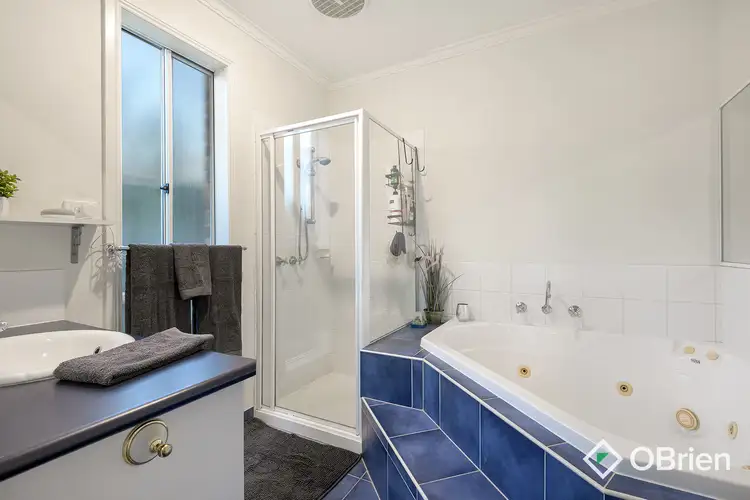 Sixth view of Homely house listing, 8 Whiting Court, Skye VIC 3977