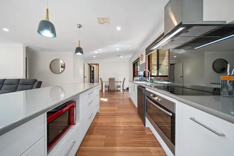 60 Holden Crescent, Wanniassa ACT 2903