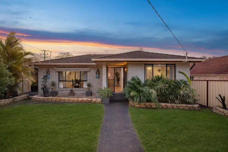 22 Muraban Road, Summerland Point NSW 2259
