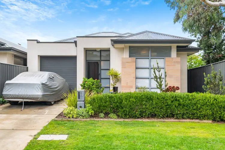 81 Heysen Avenue
