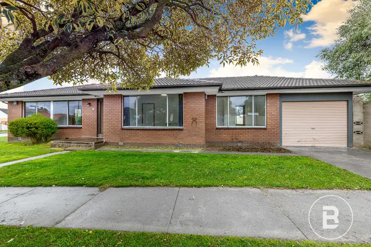 32 Rowlands Street, Sebastopol VIC 3356