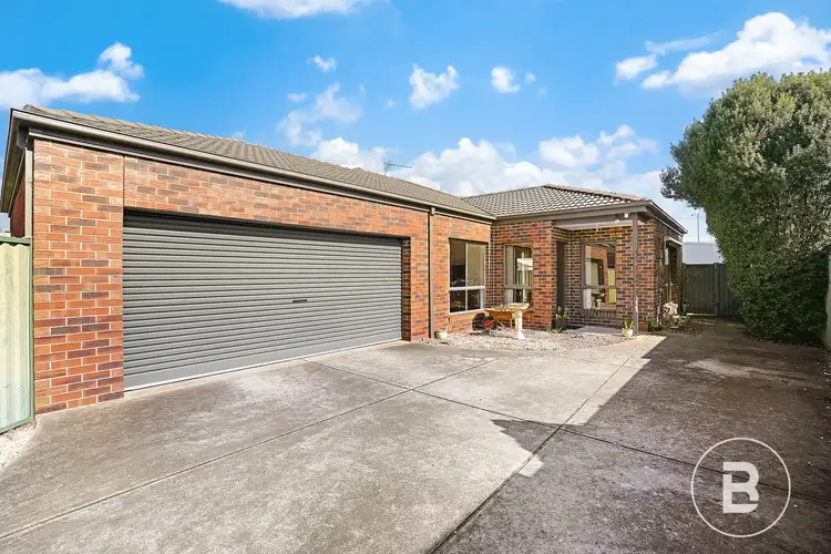 2/19 Westcliffe Crescent, Sebastopol VIC 3356