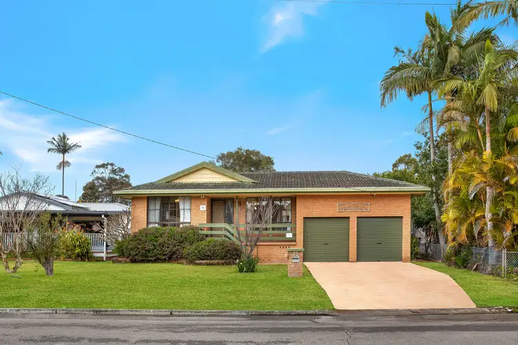 15 Cadonia Road, Tuggerawong NSW 2259