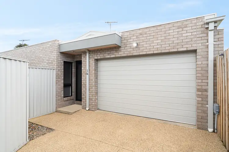 2/96 Neil Street