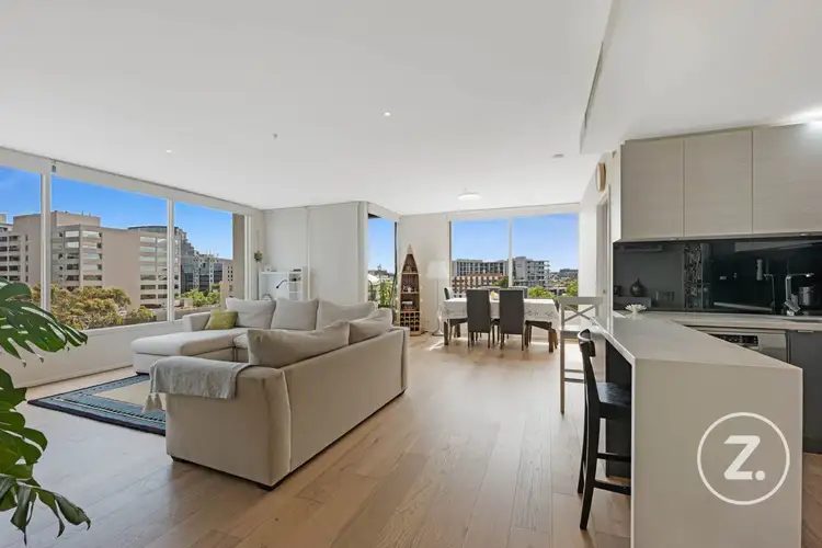 903/82 Queens Road, Melbourne VIC 3004
