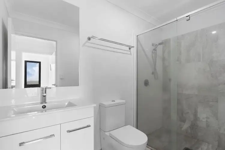 Sixth view of Homely townhouse listing, 1/727 Old Cleveland Road, Carina QLD 4152