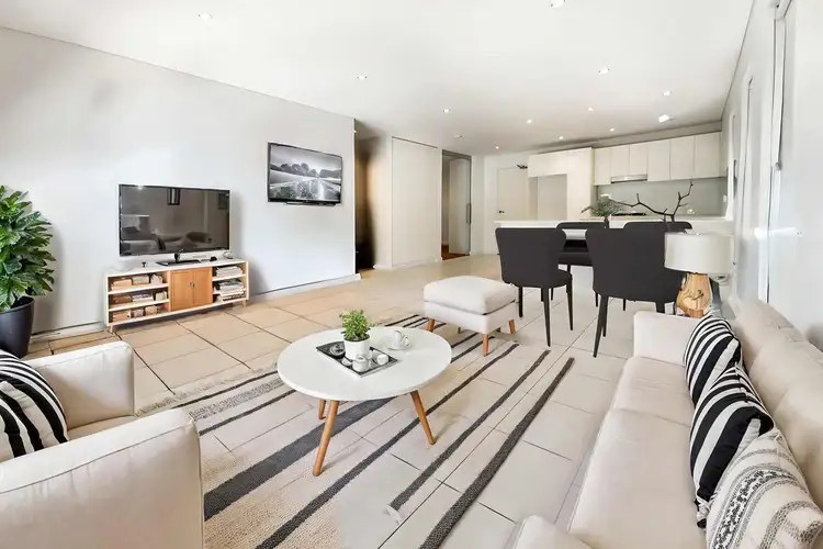 3/690 Victoria Road