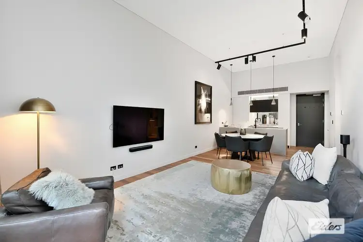 61/6-8 Crewe Place