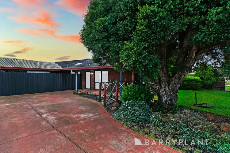 12 Lloyd Court, Brookfield VIC 3338