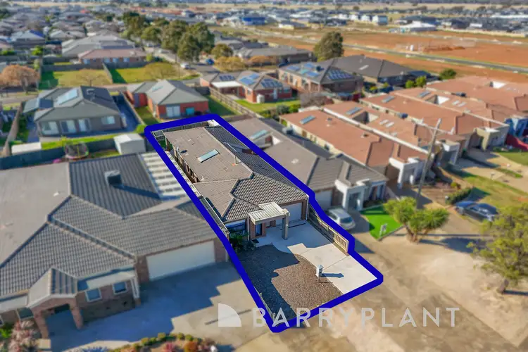 Main view of Homely unit listing, 1/162 Exford Road, Melton South VIC 3338