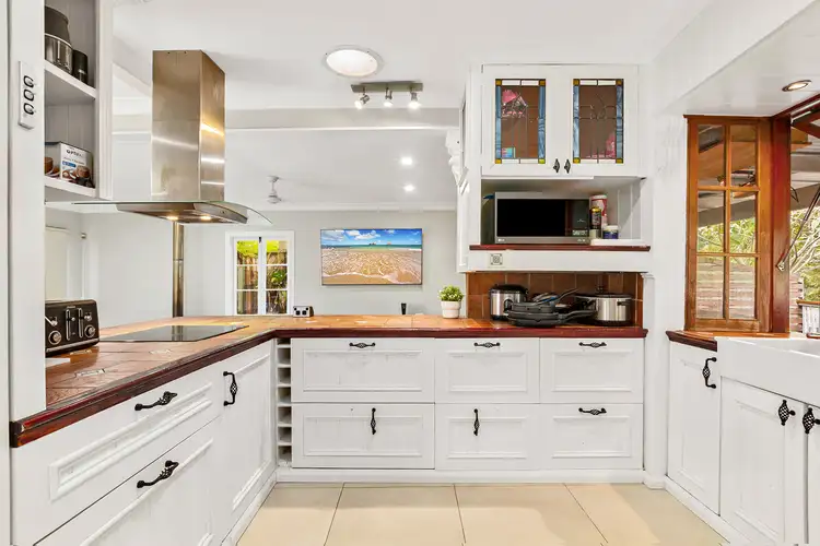 4 Juanita Grove, Springwood QLD 4127