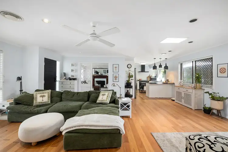 52 Macquarie Avenue, Molendinar QLD 4214