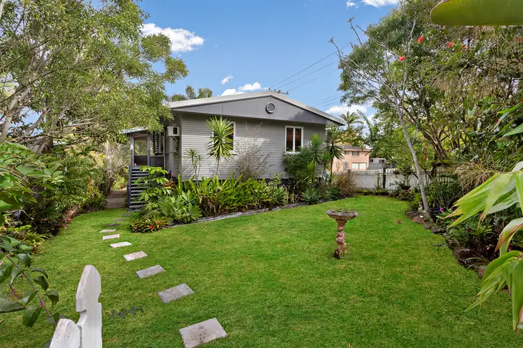 26 Second Avenue, Labrador QLD 4215