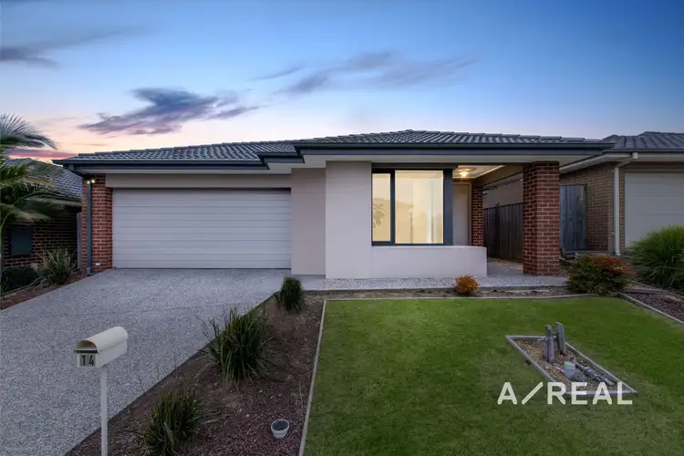 14 Shanahans Drive, Cranbourne North VIC 3977