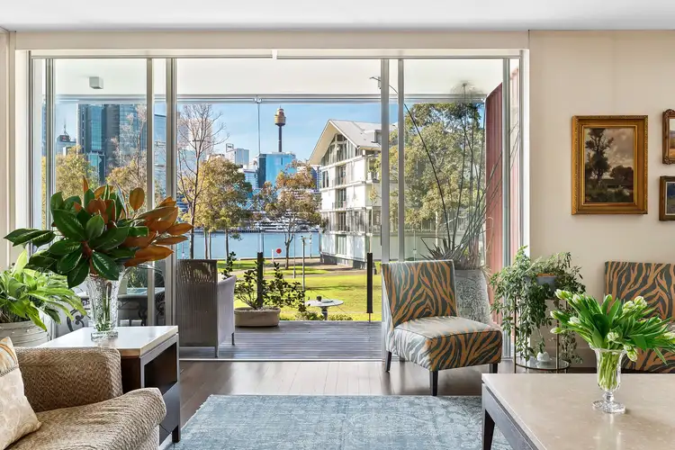 222/3 Darling Island Road