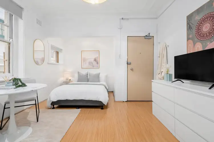 Third view of Homely studio listing, 3/37 Roslyn Street, Potts Point NSW 2011
