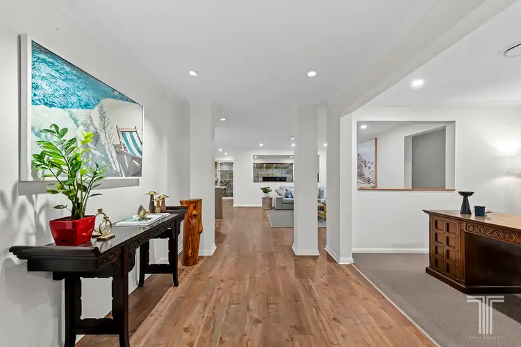 45 Kenilworth Place, Carindale QLD 4152
