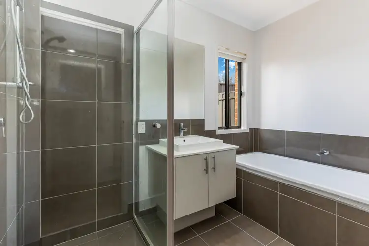 Fifth view of Homely townhouse listing, 2/27 Pallett Street, Golden Square VIC 3555