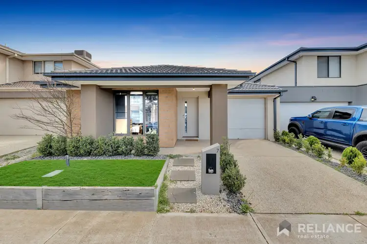 7 Harry Drive, Thornhill Park VIC 3335