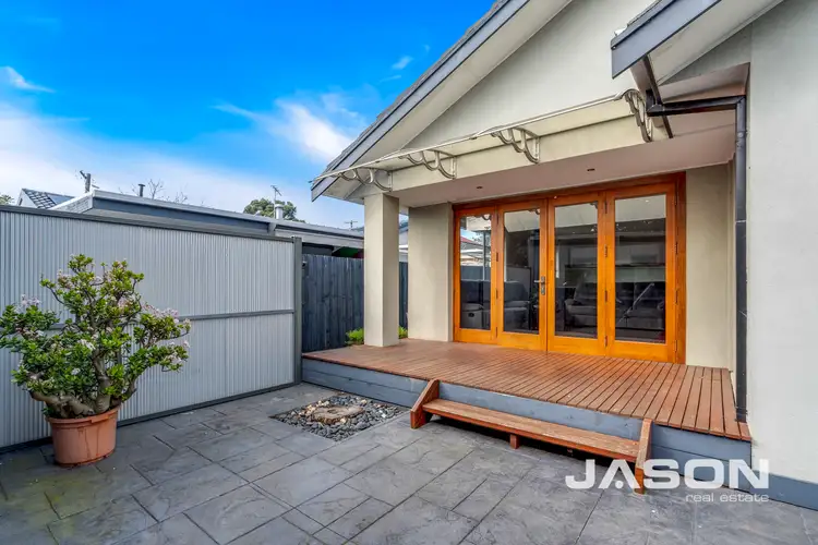5B White Court, Meadow Heights VIC 3048