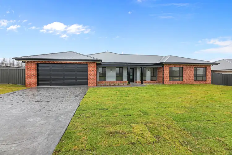 8 Hereford Crescent, Tamworth NSW 2340
