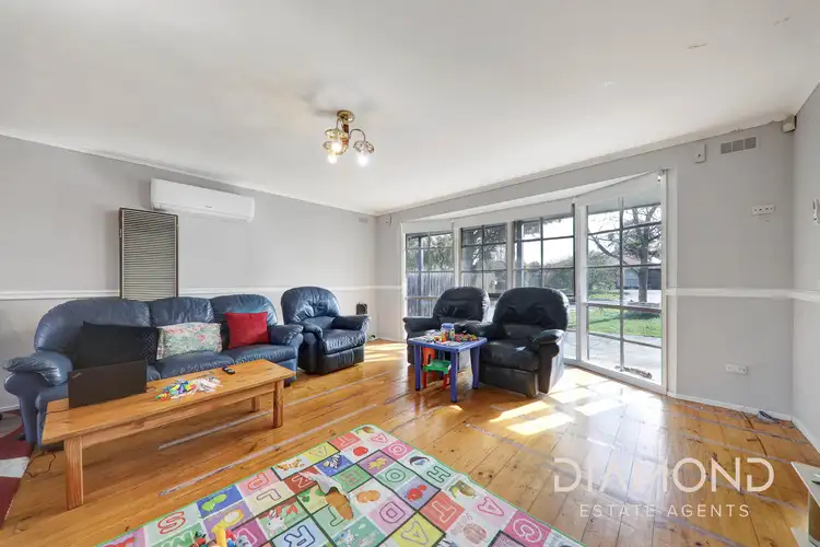 Sixth view of Homely house listing, 8 Evelyne Avenue, Cranbourne VIC 3977