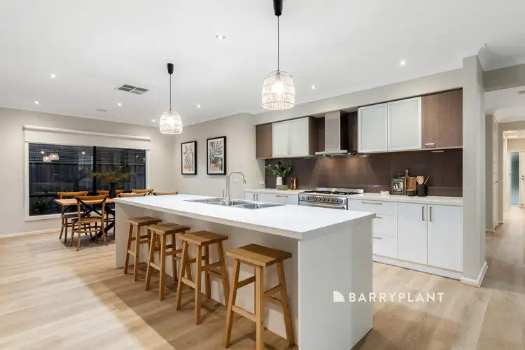 25 Paringa Drive, Ferntree Gully VIC 3156