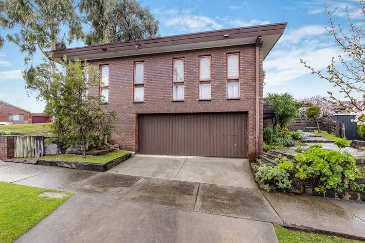 18 Boronia Crescent, Strathdale VIC 3550