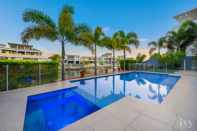 26 Knightsbridge Parade West, Sovereign Islands QLD 4216