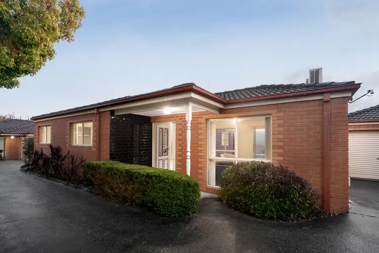 Main view of Homely unit listing, 2/16 Mirabel Avenue, Ringwood East VIC 3135