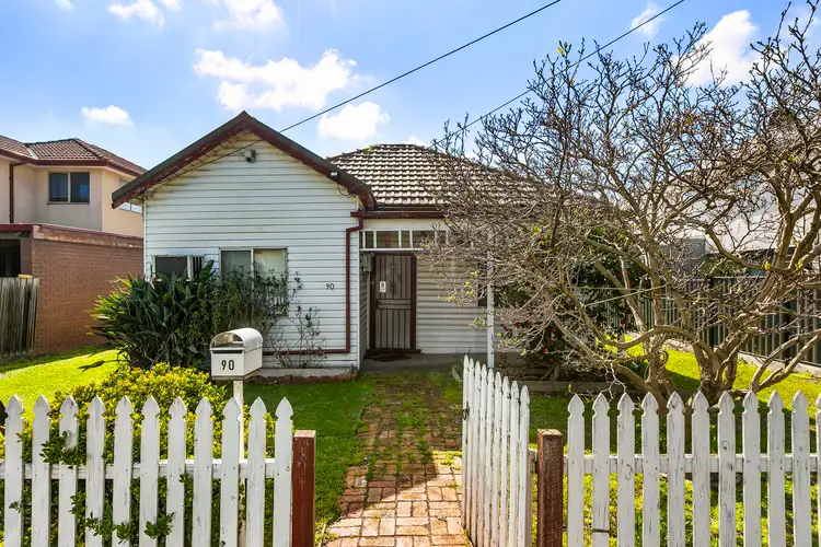 90 Blackshaws Road, South Kingsville VIC 3015