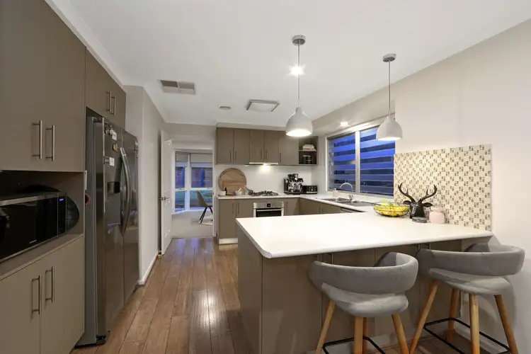 Second view of Homely house listing, 2 Farmillo Court, Lysterfield VIC 3156