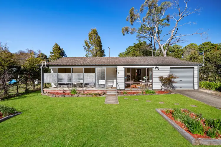 8 Sinclair Crescent, Wentworth Falls NSW 2782