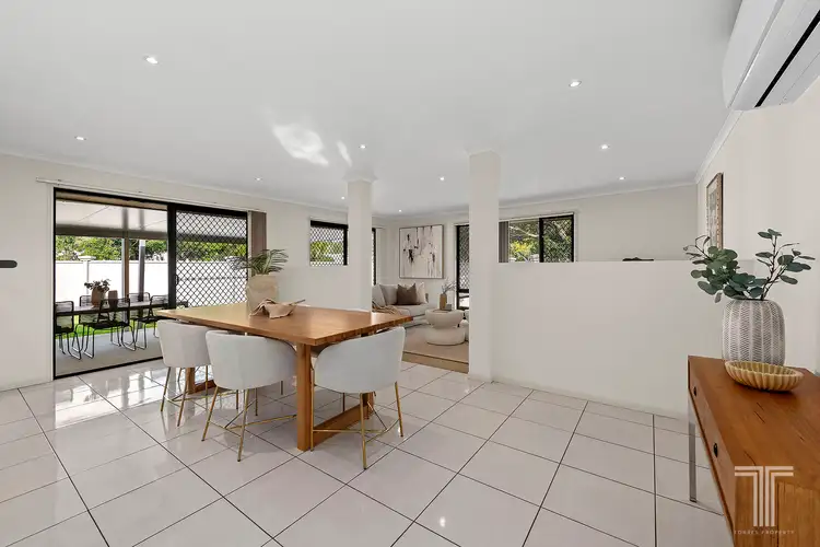 Sixth view of Homely house listing, 2 Bushlark Way, Carindale QLD 4152