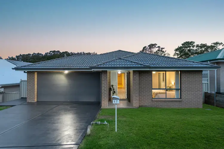 17 Goorangai Close, Wadalba NSW 2259
