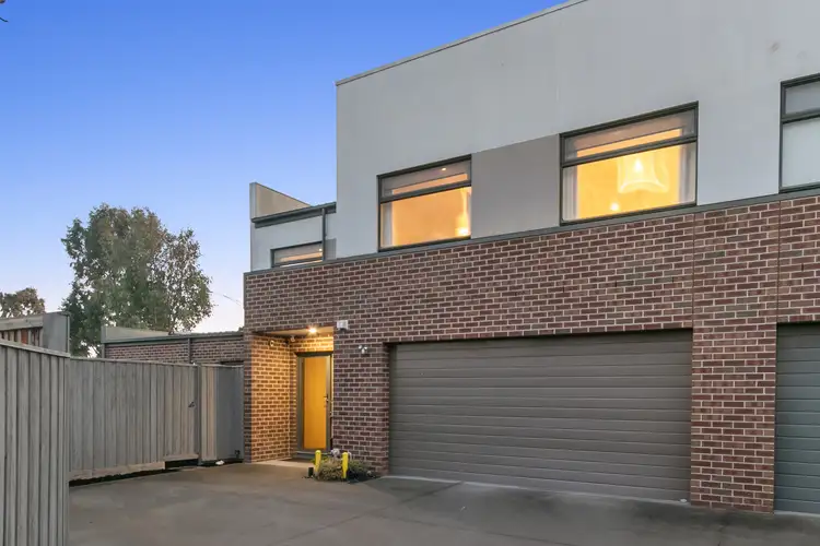 28 Beachwood Drive, Wantirna South VIC 3152
