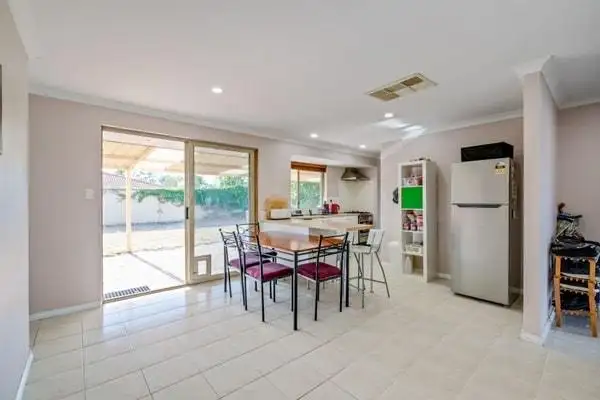8 Finch Close