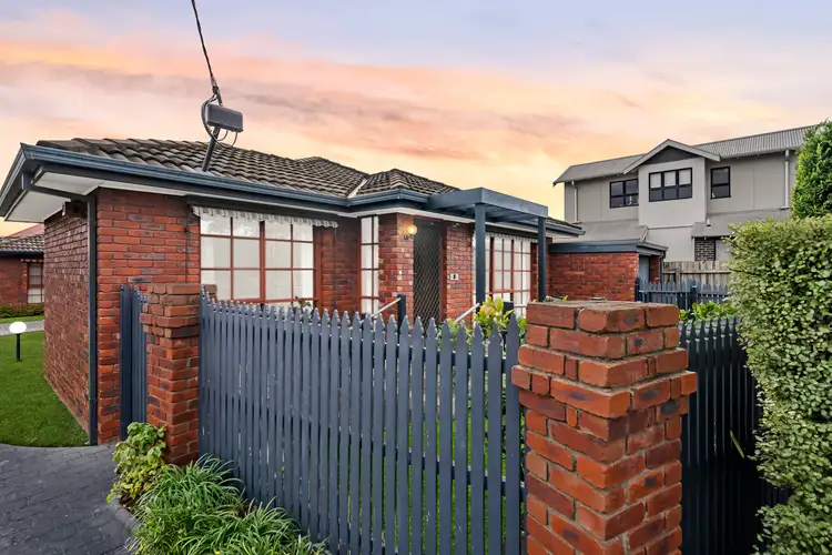 1/25 Grice Crescent, Essendon VIC 3040
