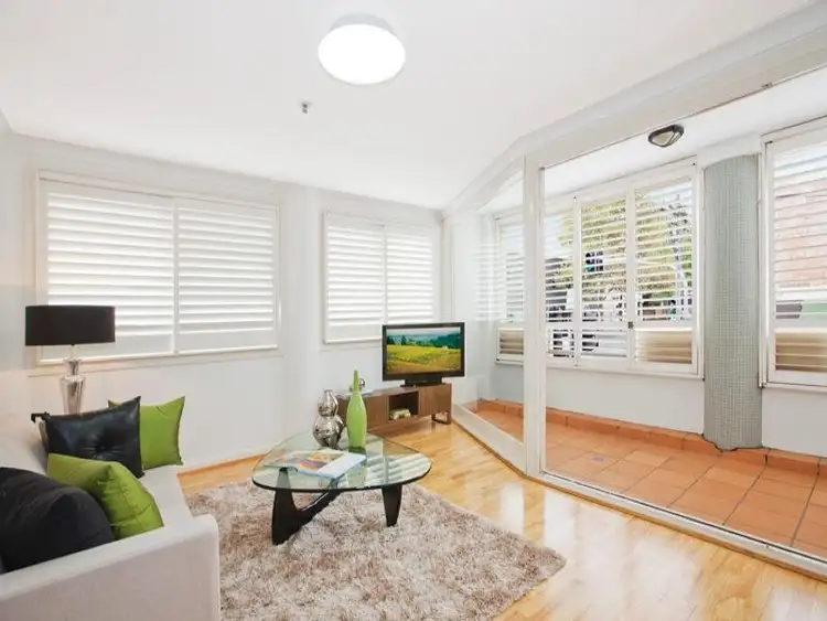 Main view of Homely apartment listing, 2/82 Stanley Street, Darlinghurst NSW 2010