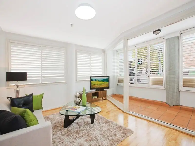 Main view of Homely apartment listing, 2/82 Stanley Street, Darlinghurst NSW 2010
