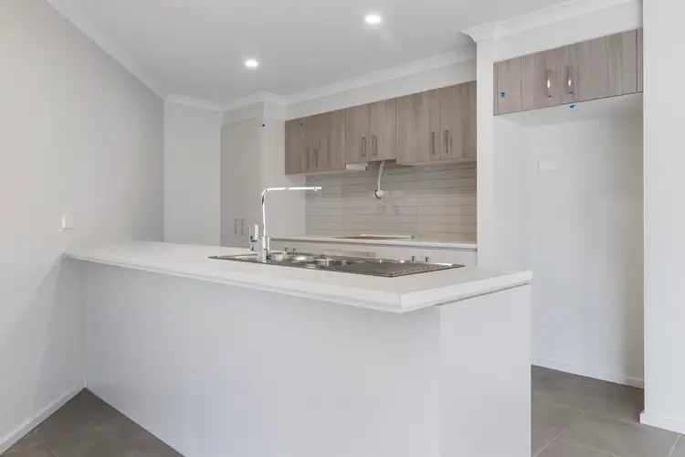 31 Jasmine Street