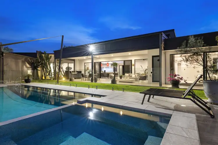 14 Jib Court, Mermaid Waters QLD 4218